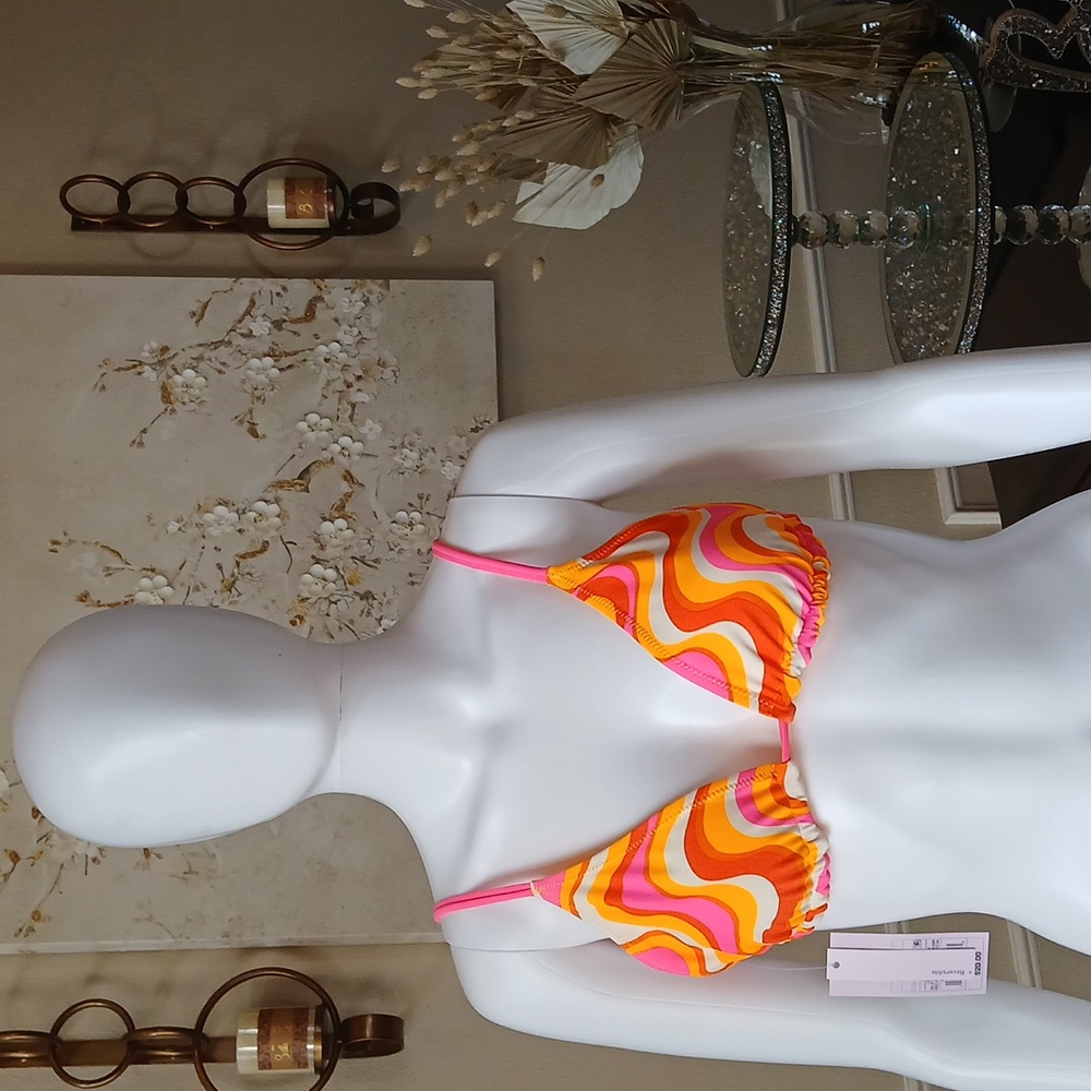New Reversible Vibrant Swirl Bikini Top By Wild Fable. Size S
